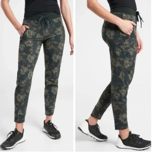 Athleta Trekkie North Jogger Printed Green Floral Ripstop Size 0 NWOT - Picture 1 of 16